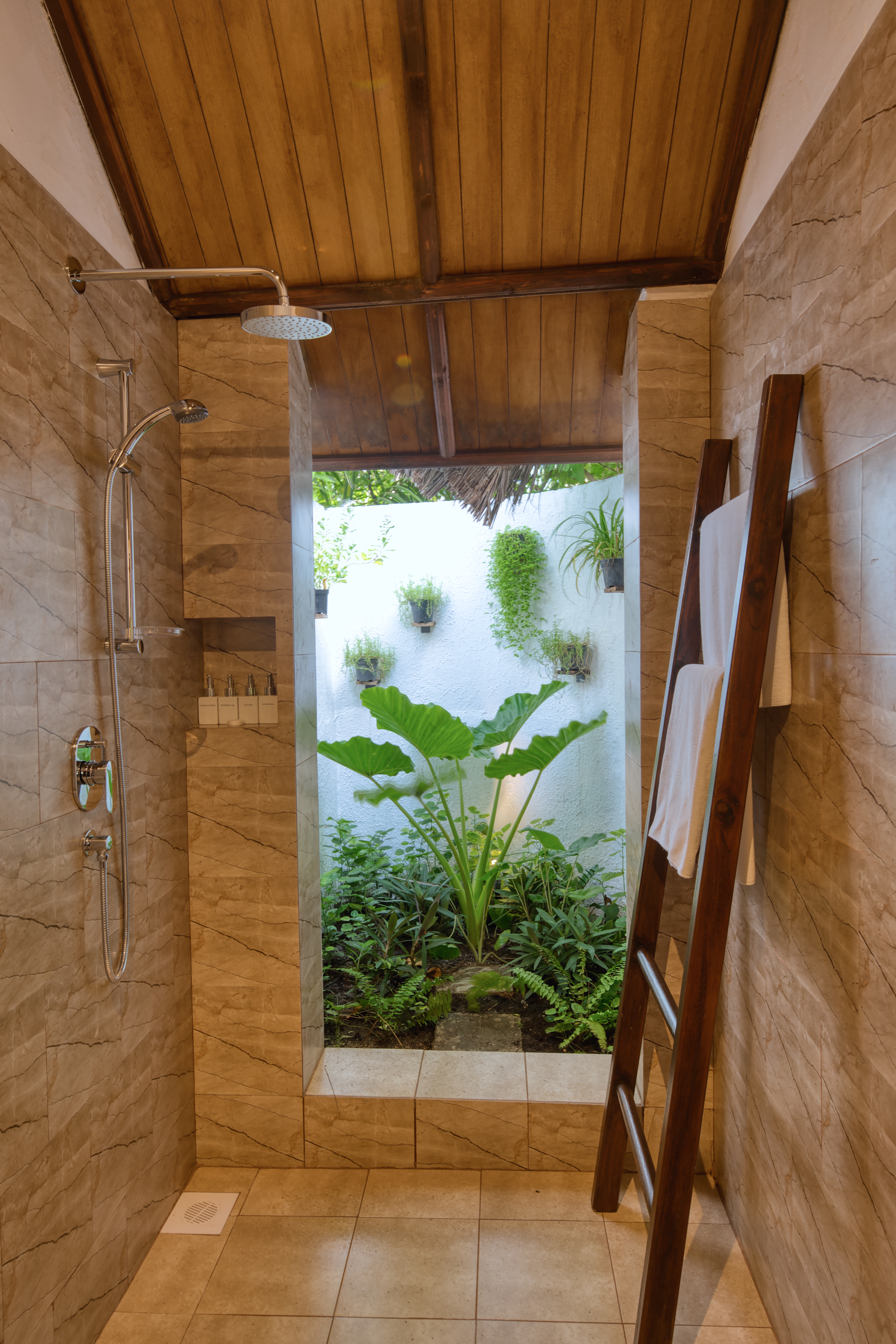 New bathrooms, Deluxe Beach Bungalow, Makunudu Island, Maldives